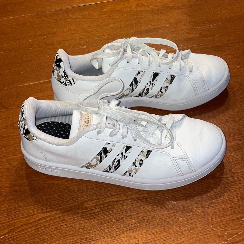 Women’s Adidas Shoes White With Black/Gold Accents Gem